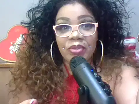 Snapshot of NailGoddessnow chatting on 02.15.25 NailGoddessnow online show from 02.15.25