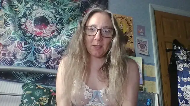 Izzylove47 online show from 06.05.26