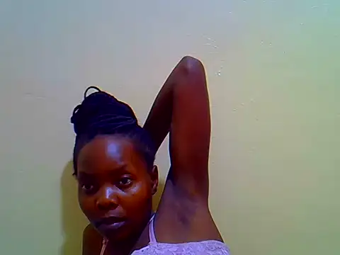 Snapshot of Maqueilah_ chatting on 06.24.26 Maqueilah online show from 06.24.26