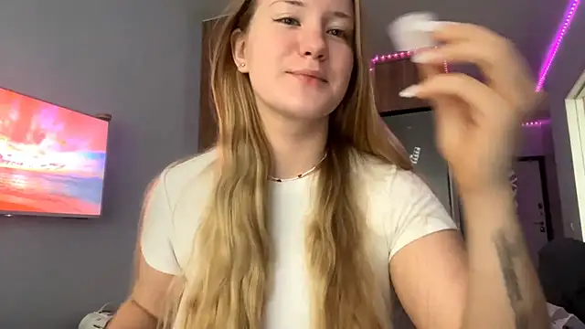 Lisi Kiss  online show from 05.27.26