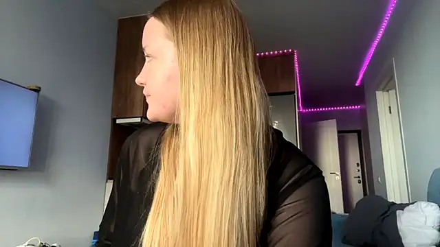 Lisi Kiss  online show from 05.28.26