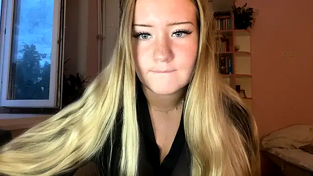 Lisi Kiss  online show from 07.30.26
