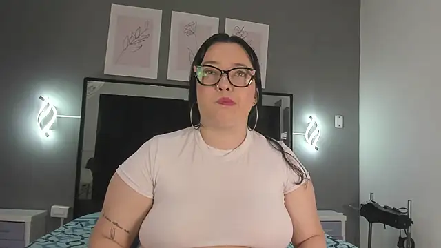 zoe curvyy online show from 07.17.26