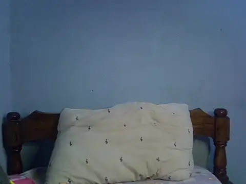 FreakyTrixie111 online show from 05.17.26