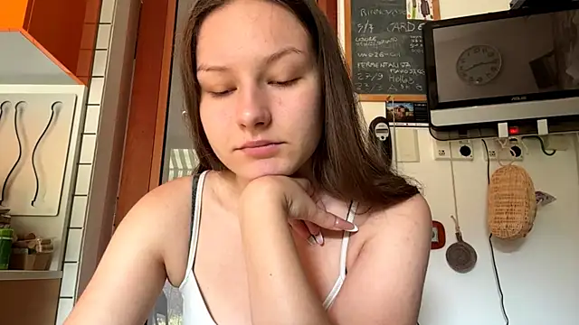 ShaylaChong online show from 07.14.26