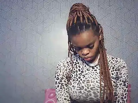 BustieLaura online show from 06.14.26