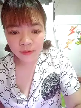 Snapshot of Loleml01 chatting on 05.29.26 Loleml01 online show from 05.29.26