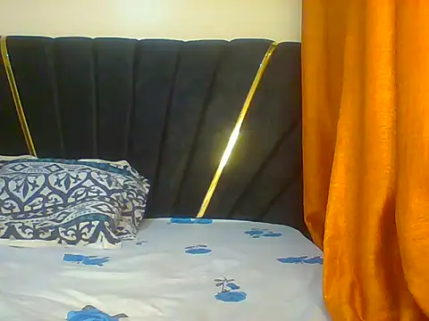 petite cuteass online show from 07.07.26