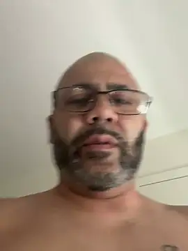 Snapshot of bigdick20101 chatting on 05.28.26 bigdick20101 online show from 05.28.26