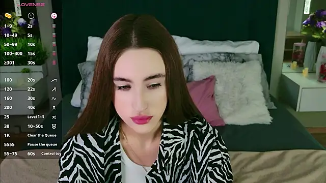 Snapshot of MadisonRen chatting on 06.10.26 MadisonRen online show from 06.10.26
