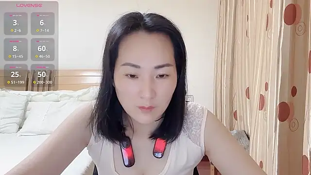 Snapshot of ParisNoctis chatting on 05.26.26 ParisNoctis online show from 05.26.26