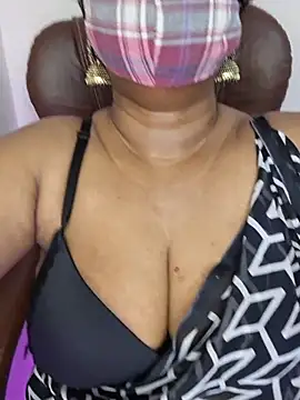 Snapshot of MISS-LOVEV chatting on 07.26.26 MISS-LOVEV online show from 07.26.26