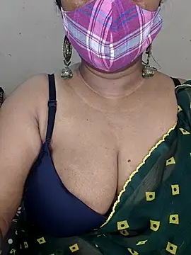 Snapshot of MISS-LOVEV chatting on 07.27.26 MISS-LOVEV online show from 07.27.26