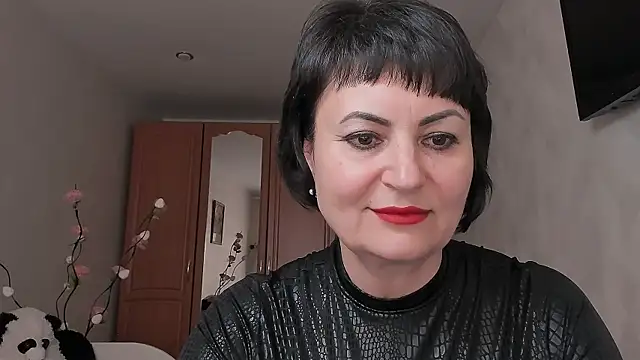 Snapshot of Helen_Beller chatting on 07.21.26 Helen Beller online show from 07.21.26