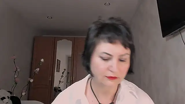 Snapshot of Helen_Beller chatting on 07.23.26 Helen Beller online show from 07.23.26