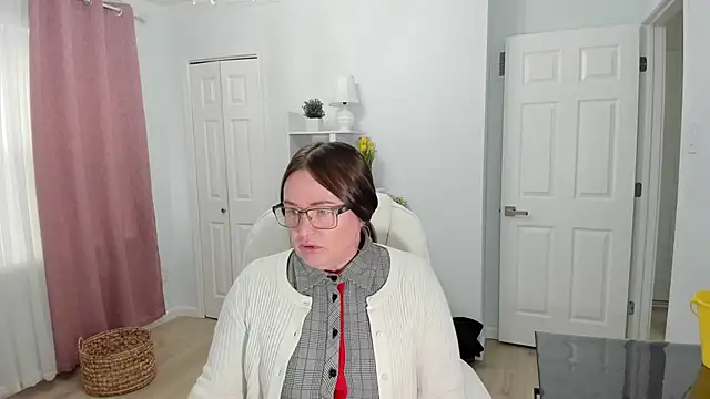 Snapshot of Vika73 chatting on 02.18.25 Vika73 online show from 02.18.25