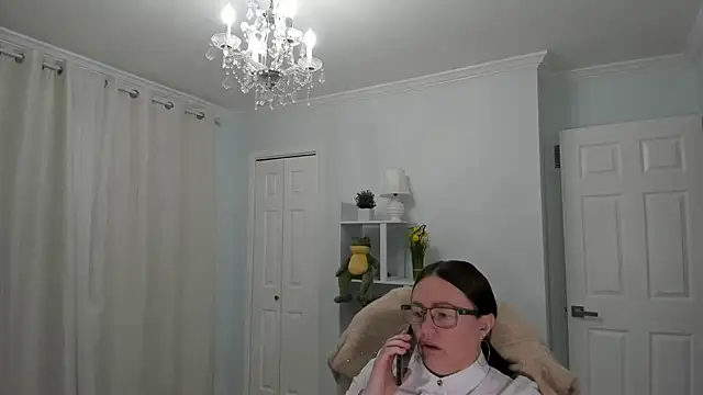 Snapshot of Vika73 chatting on 03.11.25 Vika73 online show from 03.11.25