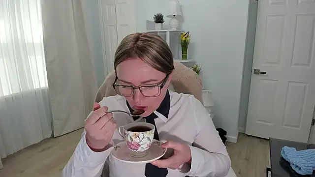 Snapshot of Vika73 chatting on 03.13.25 Vika73 online show from 03.13.25