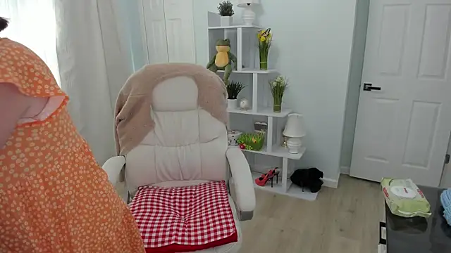 Snapshot of Vika73 chatting on 03.14.25 Vika73 online show from 03.14.25