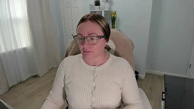 Snapshot of Vika73 chatting on 03.16.25 Vika73 online show from 03.16.25