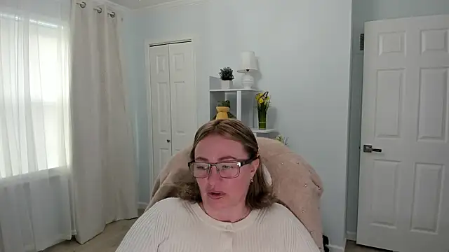 Snapshot of Vika73 chatting on 03.17.25 Vika73 online show from 03.17.25