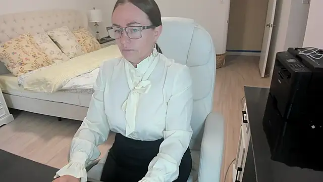 Snapshot of Vika73 chatting on 09.10.25 Vika73 online show from 09.10.25