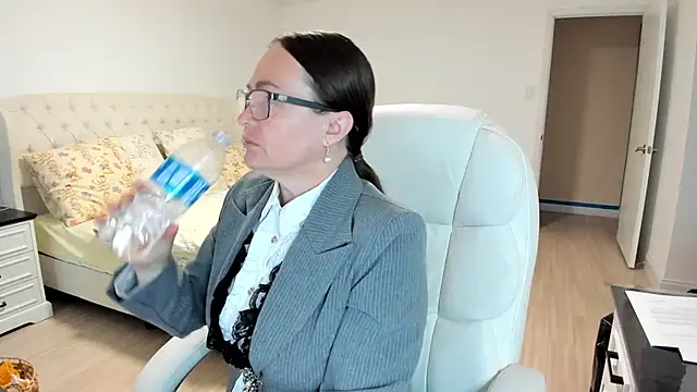 Snapshot of Vika73 chatting on 09.22.25 Vika73 online show from 09.22.25