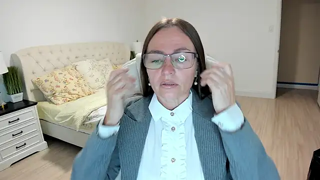 Snapshot of Vika73 chatting on 09.23.25 Vika73 online show from 09.23.25