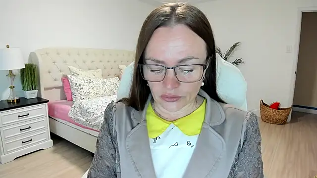 Snapshot of Vika73 chatting on 09.25.25 Vika73 online show from 09.25.25