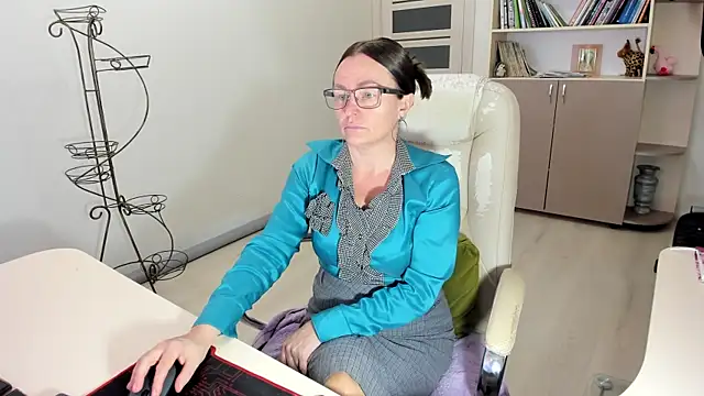 Snapshot of Vika73 chatting on 11.09.25 Vika73 online show from 11.09.25