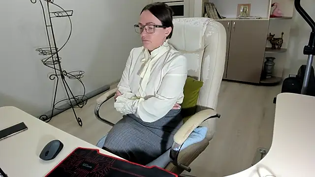 Snapshot of Vika73 chatting on 11.15.25 Vika73 online show from 11.15.25