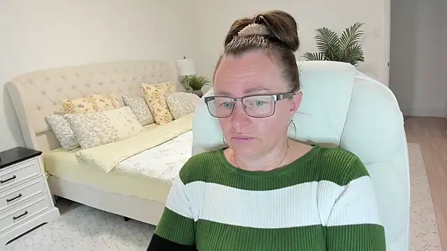 Vika73 online show from 06.10.26