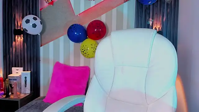 MadisonYoung000 online show from 07.04.26