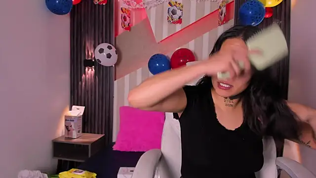 MadisonYoung000 online show from 07.06.26