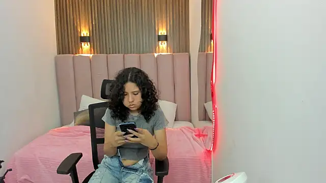 Snapshot of AkiraHayamii chatting on 07.17.26 AkiraHayamii online show from 07.17.26