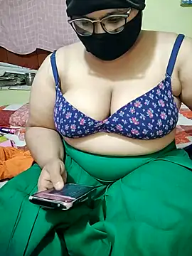 Snapshot of shaik35f chatting on 07.15.26 shaik35f online show from 07.15.26