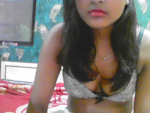 Diana Penty online show from 05.25.26