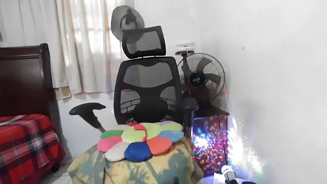 Snapshot of jenny_milf69 chatting on 03.01.25 jenny milf69 online show from 03.01.25