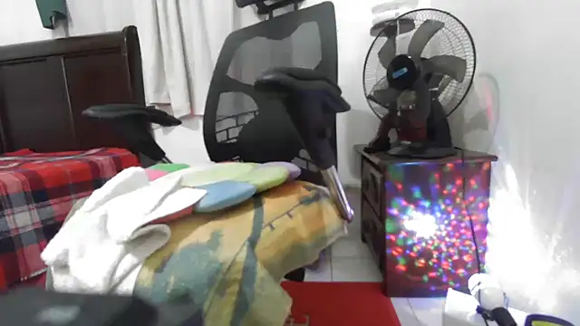 Snapshot of jenny_milf69 chatting on 03.01.25 jenny milf69 online show from 03.01.25