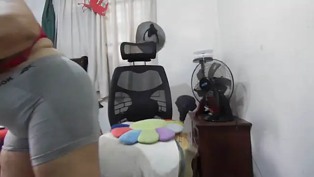 Snapshot of jenny_milf69 chatting on 03.12.25 jenny milf69 online show from 03.12.25