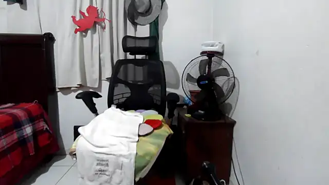 Snapshot of jenny_milf69 chatting on 09.18.25 jenny milf69 online show from 09.18.25