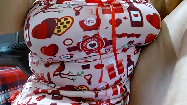 Snapshot of jenny_milf69 chatting on 11.16.25 jenny milf69 online show from 11.16.25