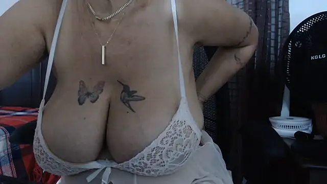 Snapshot of jenny_milf69 chatting on 07.05.26 jenny milf69 online show from 07.05.26