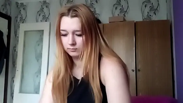 Snapshot of RaeannRoewe chatting on 05.26.26 RaeannRoewe online show from 05.26.26