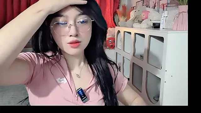 Snapshot of Bee-Cherry chatting on 05.26.26 Bee-Cherry online show from 05.26.26