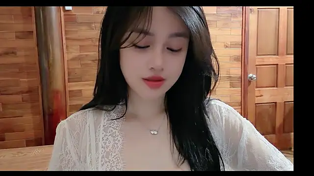 Snapshot of Bee-Cherry chatting on 06.18.26 Bee-Cherry online show from 06.18.26