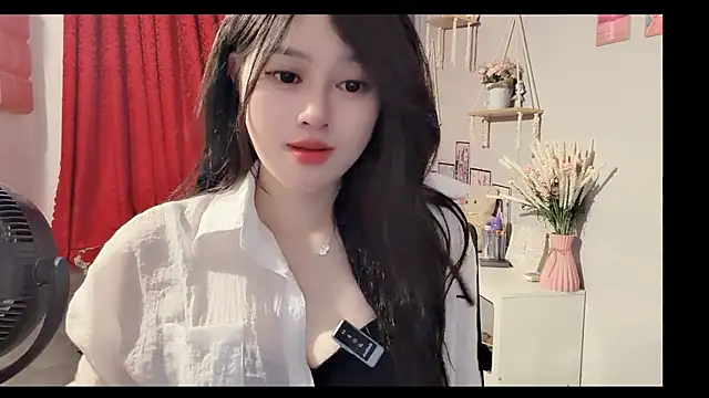Snapshot of Bee-Cherry chatting on 06.27.26 Bee-Cherry online show from 06.27.26