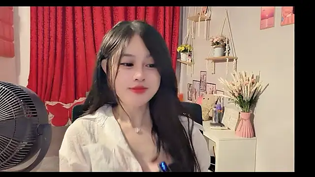 Snapshot of Bee-Cherry chatting on 07.01.26 Bee-Cherry online show from 07.01.26