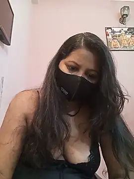 Snapshot of Miss_kirtii chatting on 05.26.26 Miss kirtii online show from 05.26.26