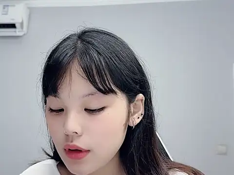 Snapshot of Mia8888 chatting on 05.22.26 Mia8888 online show from 05.22.26